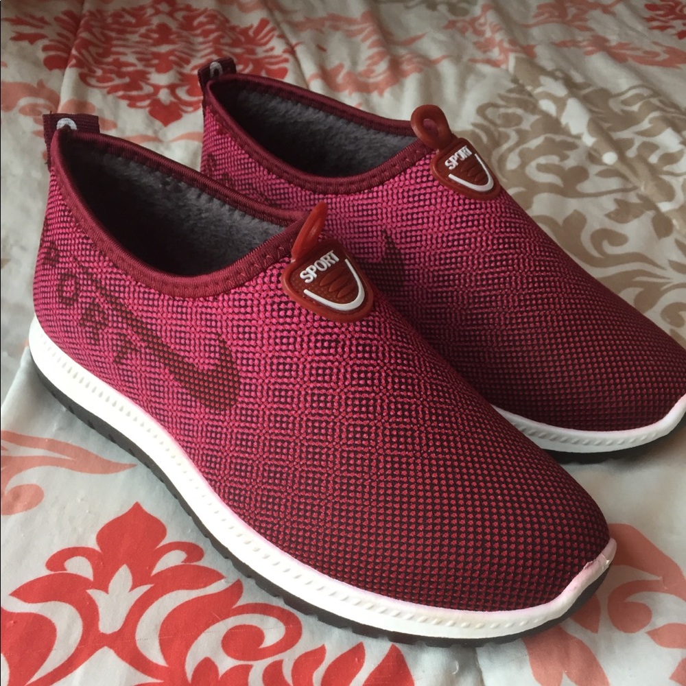 Nike SPORT slip-on sneakers